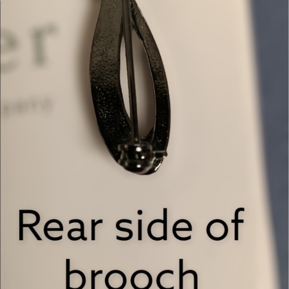 Vintage Liz Claiborne Villager Initial "J" crystal brooch - Picture 5 of 6